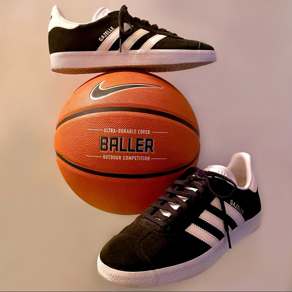 Adidas Gazelles in Core Black/White/Gold Metallic